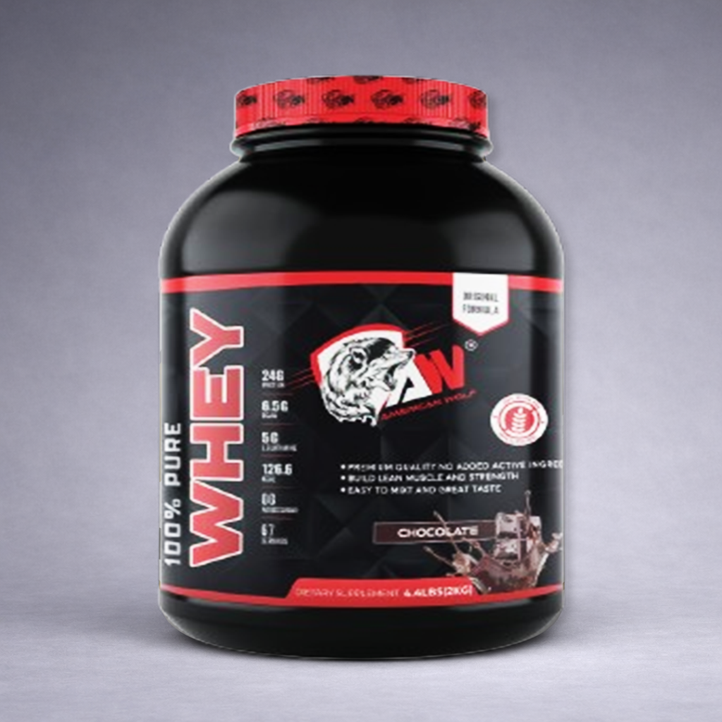 Pot de American Wolf Pure Whey Chocolat 2 KG – protéine en poudre premium, riche en BCAA, idéale pour prise de masse, récupération musculaire et nutrition sportive.

